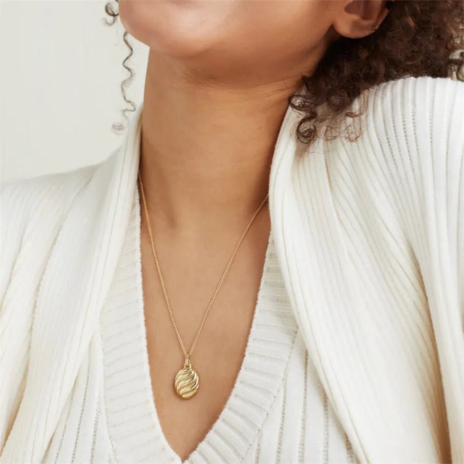 Croissant Pendant Necklace - Zafinne Jewelry