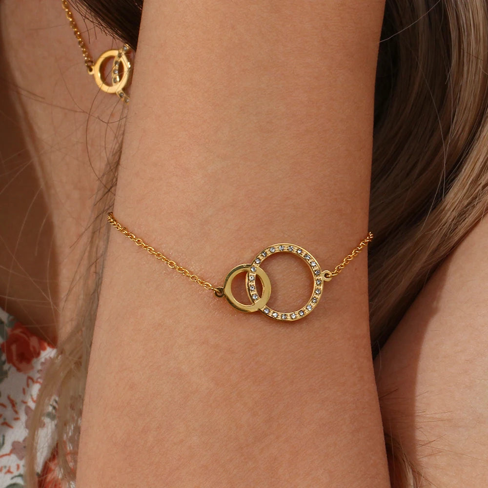 Loop Link Pendant Bracelet