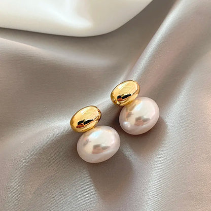 Elegante ovale Perlenohrringe