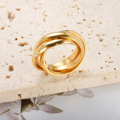 Dreifach verschlungener Ring