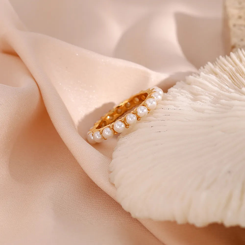 Elegant Pearl Round Ring