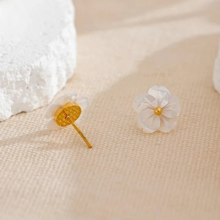 Natural Shell Flower Romantic Earrings