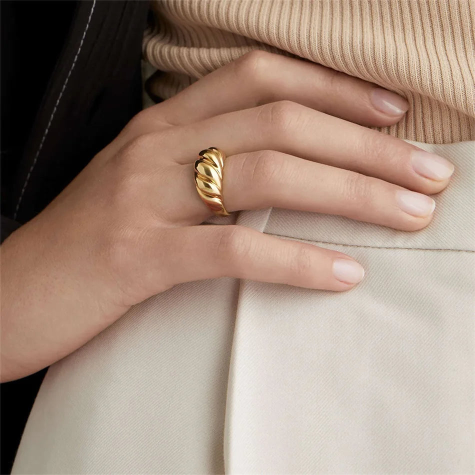 Classic Croissant Ring