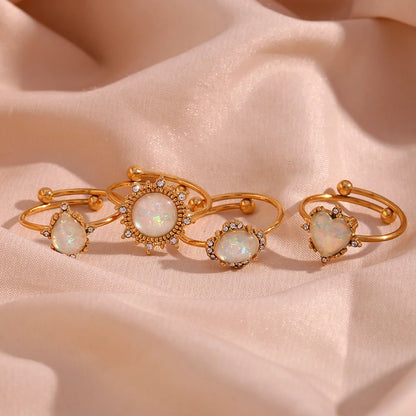 Weiße Ringe aus natürlichem Opalstein