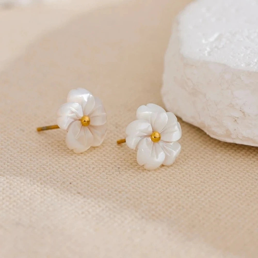 Natural Shell Flower Romantic Earrings