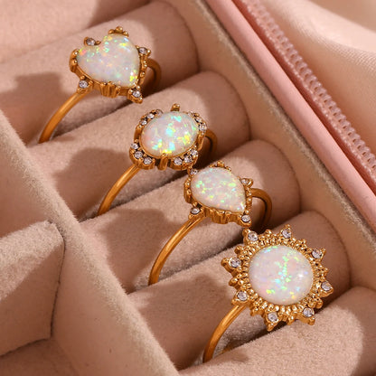 Weiße Ringe aus natürlichem Opalstein