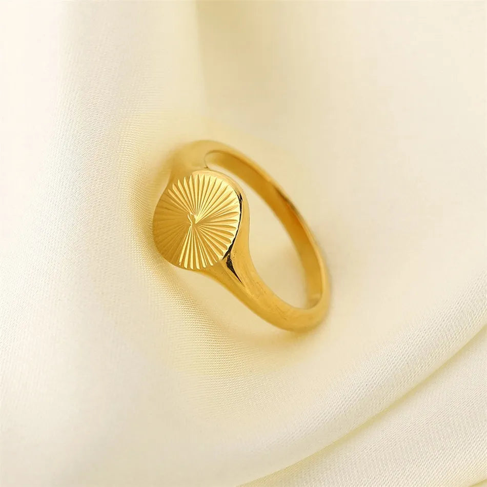 Round Wave Ring