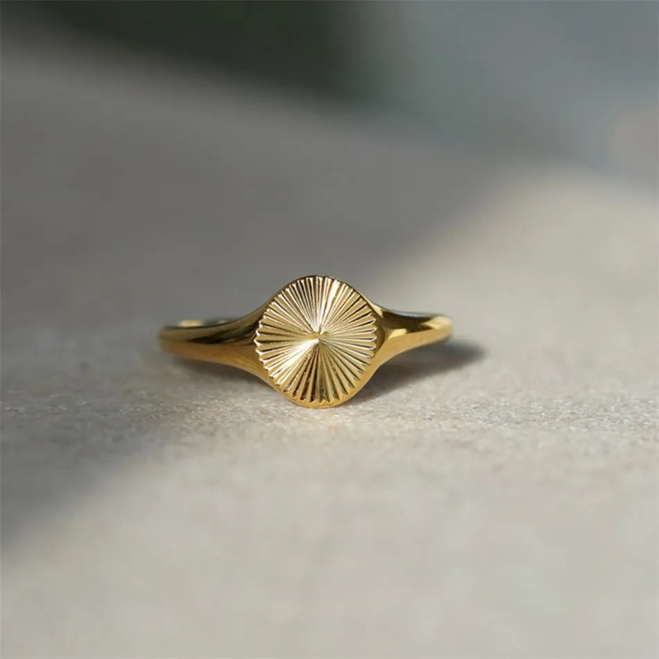 Round Wave Ring