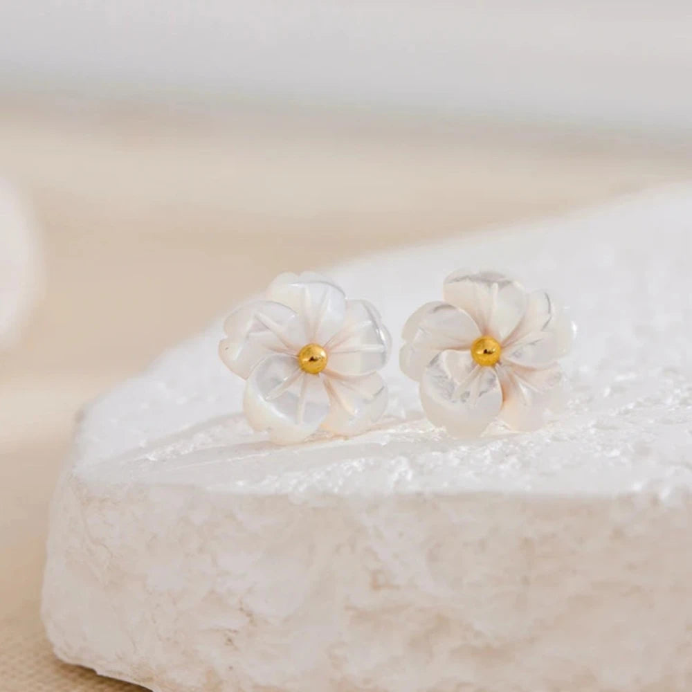 Natural Shell Flower Romantic Earrings