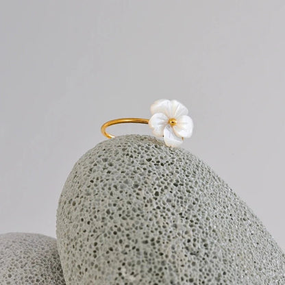 Natural Shell Flower Adjustable Ring - Zafinne Jewelry